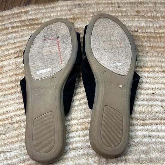 EUC LULUS Santana Black Suede Criss Cross Slide Slip On Sandals Size 5.5 - Picture 7 of 8